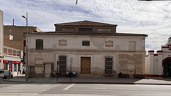 El Ayuntamiento de Alhama retoma la posible compra del Círculo Viejo y contacta con los dueños