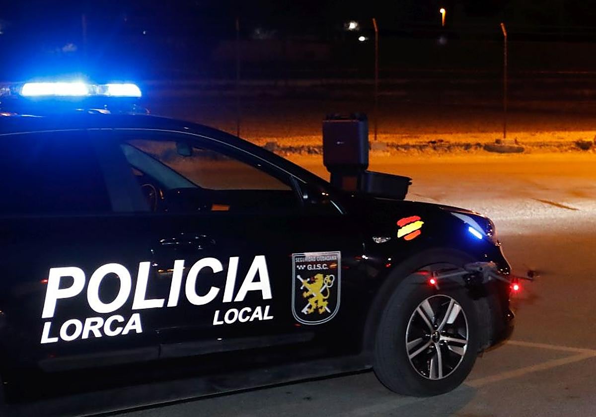 Imagen de archivio de un vehículo de la Policía Local de Lorca.