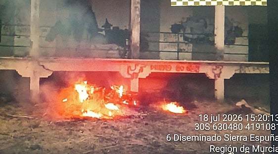 Apagan un conato de incendio en el antiguo sanatorio de Sierra Espuña