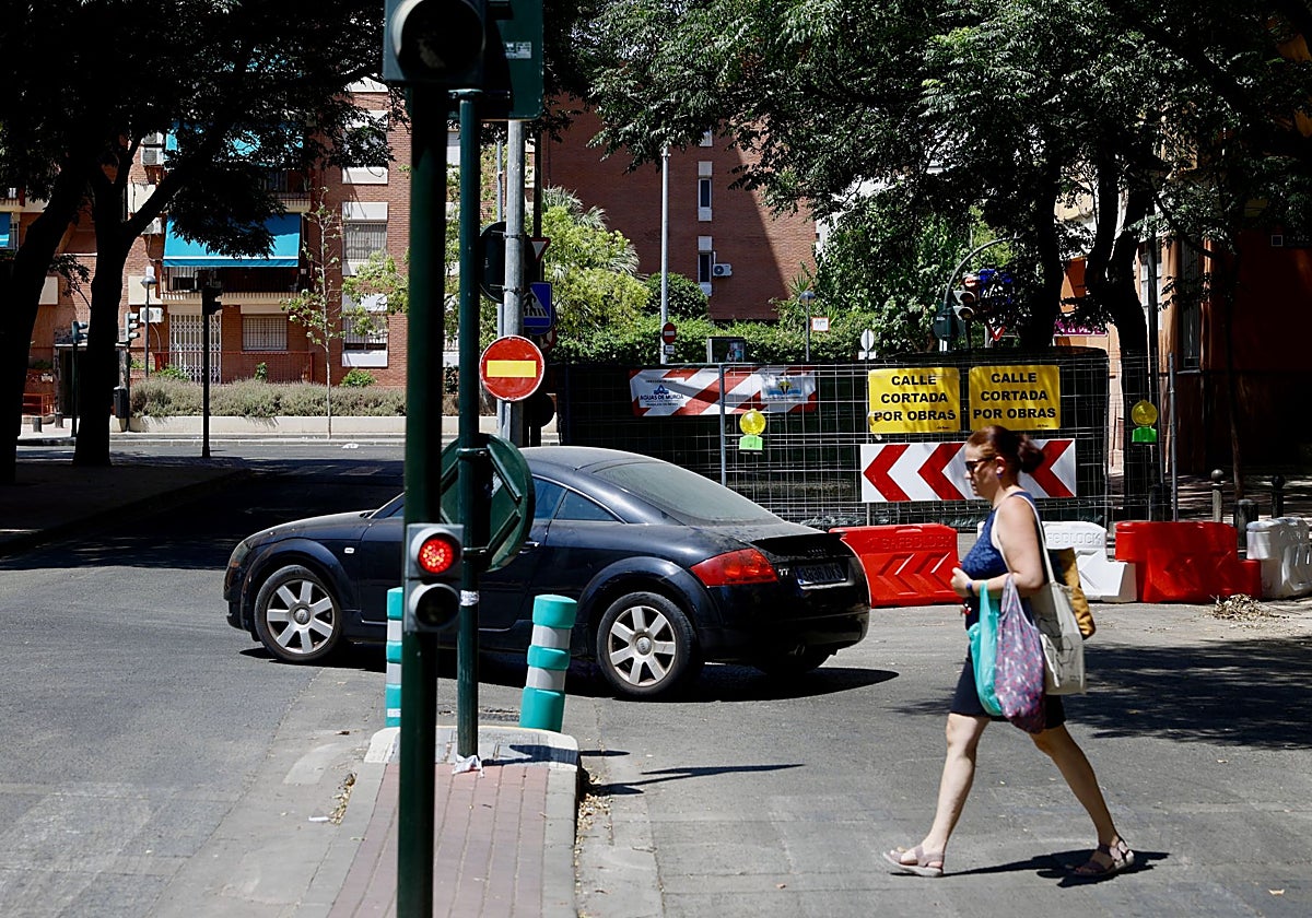 Las obras en un colector obligan a reubicar 37 puestos dentro del mercado de La Fama de Murcia