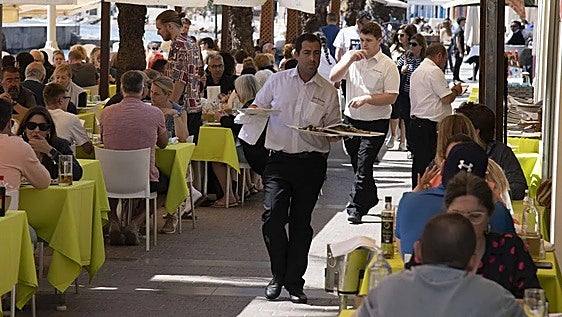 La campaña de verano no frena un aumento del paro en la Región de Murcia debido a la regularización de inmigrantes