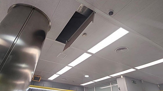 Cierran la oficina de Correos de Alhama por un desprendimiento en el techo