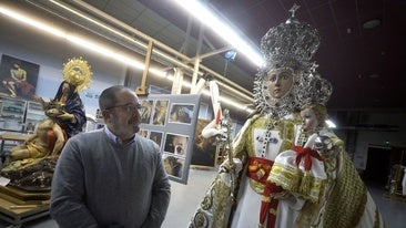 Vidal Coy, observa a la Fuensanta en una imagen de archivo.