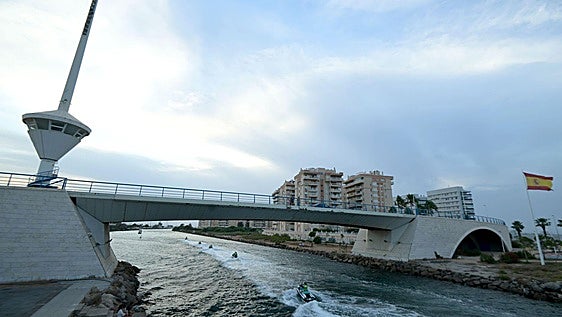 Las averías del puente del Estacio reavivan la demanda de un túnel en La Manga del Mar Menor