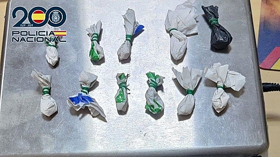 Cinco detenidos por un violento asalto a una mujer en Yecla para robarle un bolso con cocaína