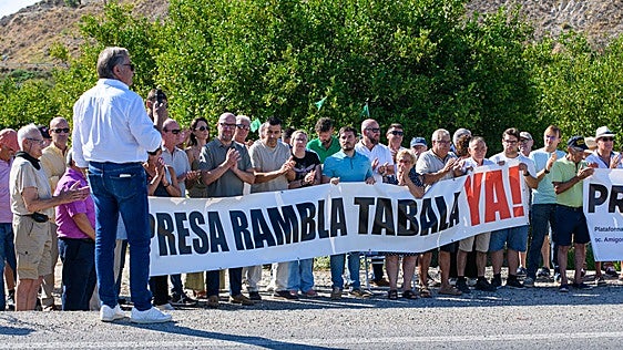 Vecinos de la Vega Baja exigen a la CHS la construcción de la presa de Tabala