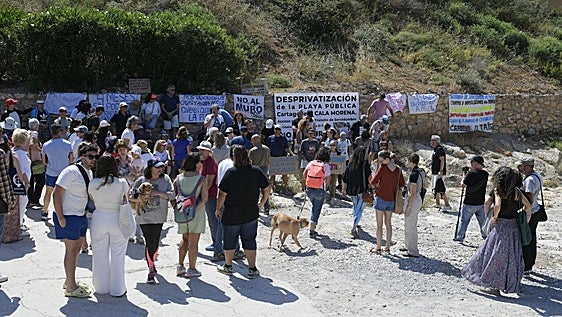 Costas rechaza las alegaciones del camping del Portús, en Cartagena, y reitera la necesidad de un paso a la playa