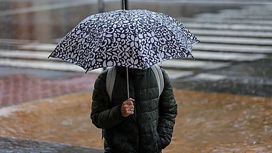 Las tormentas llegan a la Región de Murcia por el Noroeste y dejan casi 20 litros en una hora