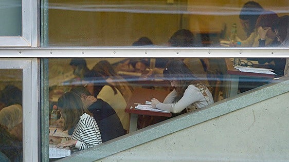 Más de 700 facultativos competirán por una de las 154 plazas en las oposiciones de médico de familia que oferta la Región de Murcia