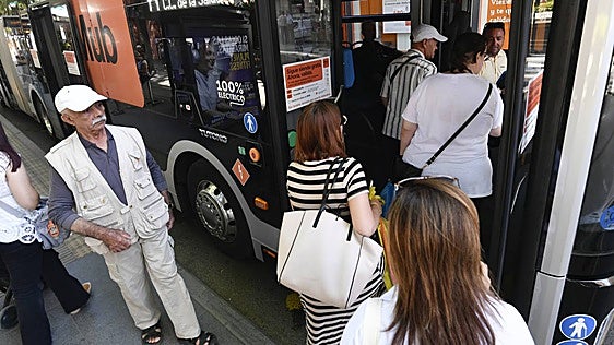 Transporte gratis en el Día sin Coches en Murcia: del «más vale una vez al año» al «podría mejorar»