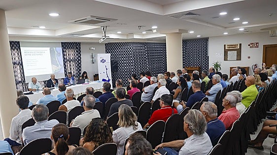 Recogida de firmas ante notario para el Ayuntamiento de La Manga