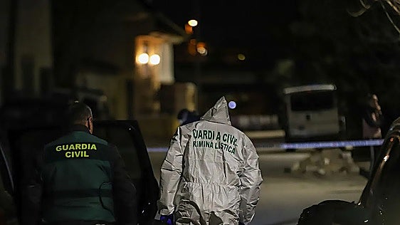 La Audiencia juzgará al joven acusado de matar a su vecino con una estaca de madera en Murcia