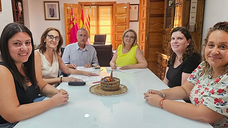 Abanilla y Cáritas refuerzan su colaboración para ayudar a personas con necesidades básicas