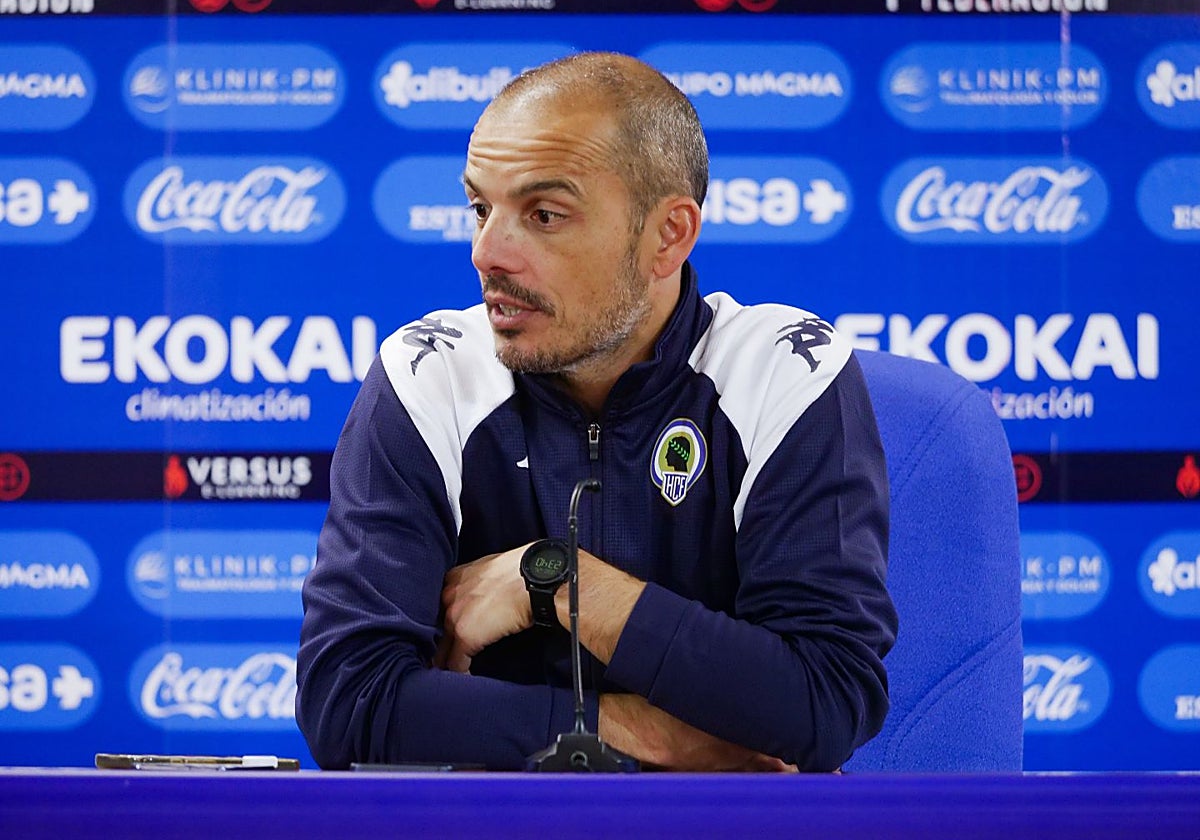 Beto Company, en una rueda de prensa de la pasada temporada.