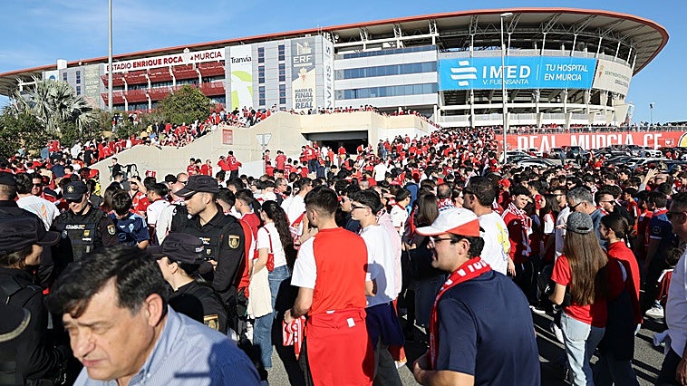 Comida, música y derbi: el FC Cartagena - Real Murcia también se jugará en el Enrique Roca
