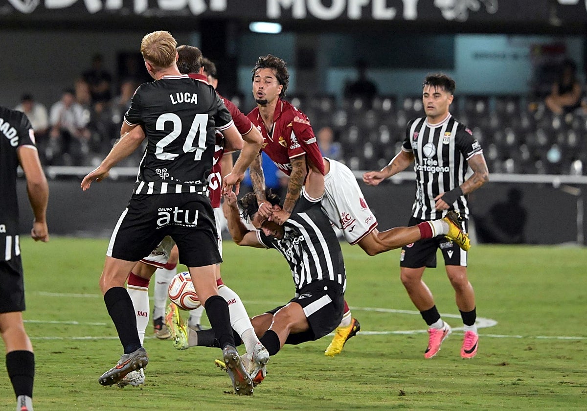 Joao Pedro Palmberg, jugador del Real Murcia, durante el duelo ante el FC Cartagena.