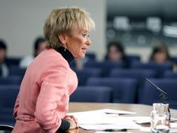La vicepresidenta primera, María Teresa Fernández de la Vega, en la rueda de prensa posterior al Consejo de Ministros de hoy. /EFE