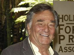 El actor Peter Falk, conocido por su papel de 'Colombo', sufre Alzheimer y demencia senil