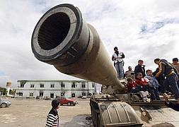 El hijo de Gadafi acepta que existe «una voluntad interior de cambio» y afirma la necesidad de una «negociación amistosa»