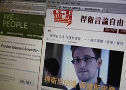 Adelanto de la entrevista a Edward Snowden realizada por 'South China Morning Post'. / Bobby Yip (Reuters)