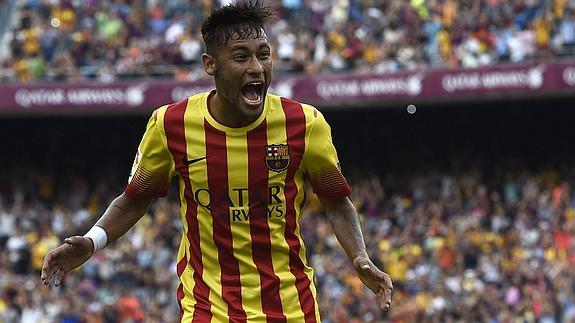 Neymar celebra un gol. 