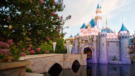 El parque de atracciones Disneyland de Anaheim (California, EE UU) 