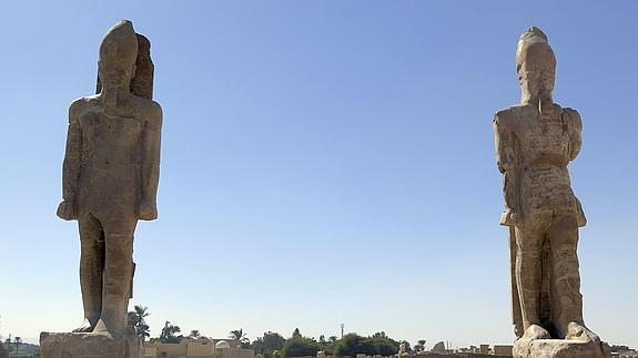 Las estatuas de Amenofis III.