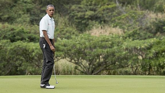 Barack Obama, jugando al golf 