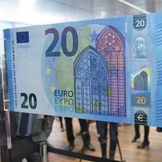 Fotos  El nuevo billete de 10 euros entra en circulación hoy