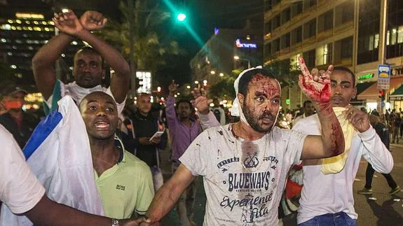 Uno de los heridos en los enfrentamientos en Tel Aviv.