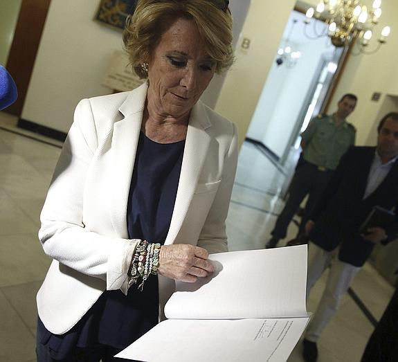 La candidata del PP a la Alcaldía de Madrid, Esperanza Aguirre, a su llegada a la Fiscalía General del Estado.
