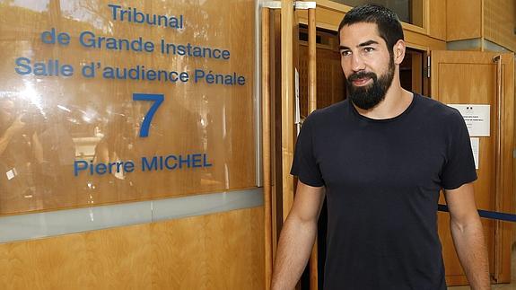 Karabatic sale del juzgado. 