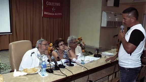 Fidel Castro, durante su encuentro con maestros queseros cubanos.