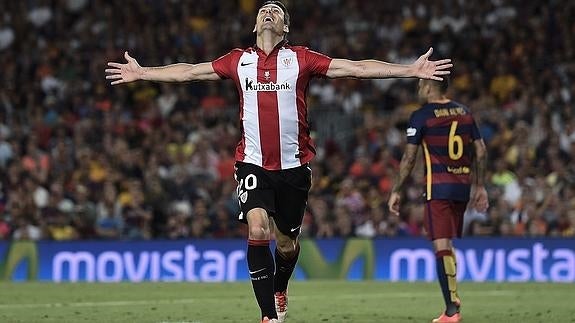 Aduriz celebra un gol. 