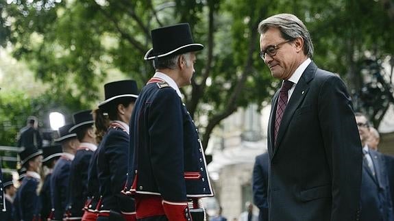 Artur Mas, este viernes, durante la ofrenda a la estatua de Rafael Casanova.