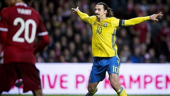 Ibrahimovic, durante un momento del partido. 