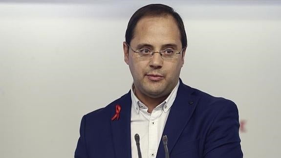 César Luena, durante su intervención en la presentación de la campaña. 