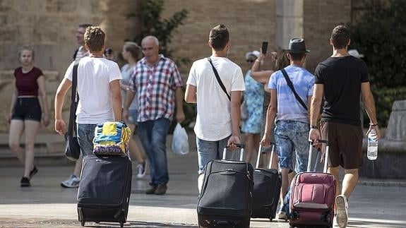 Turistas extranjeros en Valencia.