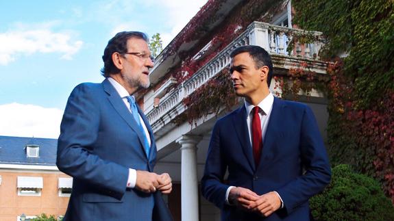 Mariano Rajoy y Pedro Sánchez en Moncloa.