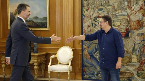 Felipe VI recibe al líder de En Comú Podem, Xavier Domènech.