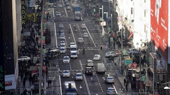 La Gran Vía madrileña, hoy a mediodía.