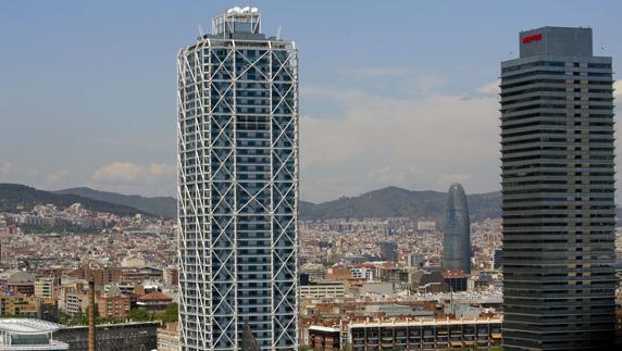 Vista de las Torres de Mapfre y del Hotel Arts de Barcelona.