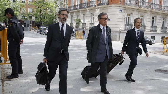 Jordi Pujol Ferrusola (c), a su llegada a la Audiencia Nacional.