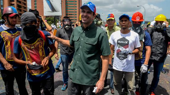 El líder opositor Henrique Capriles en la manifestación.