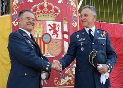 El coronel Gallego asume el mando de la base y la escuela paracaidista