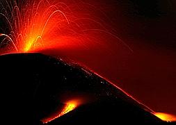 El Etna vuelve a entrar en erupción