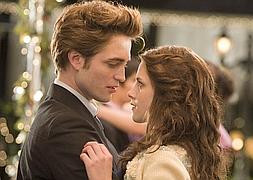 Edward y Bella en una escena de 'Crepúsculo'. PROMOCIONAL