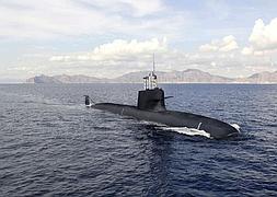 El submarino S-80 en una recreación frente al litoral cartagenero.:: LA VERDAD