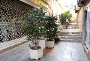 LA PÓLVORA. Único tramo de la calle que queda abierto al público; al fondo, zona del Molinete. / J. M. RODRÍGUEZ / AGM