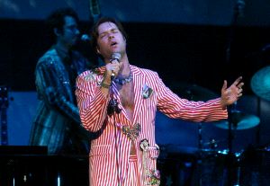 APOTÉOSICO. Rufus Wainwright, durnte el concierto que ofreció en el Nuevo Teatro Circo de Cartagena. / PABLO SÁNCHEZ / AGM